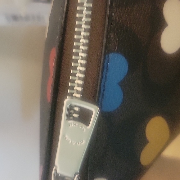 Coach - Picture 6 of 8